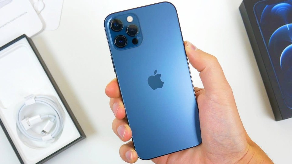 iPhone 12 Pro unboxing